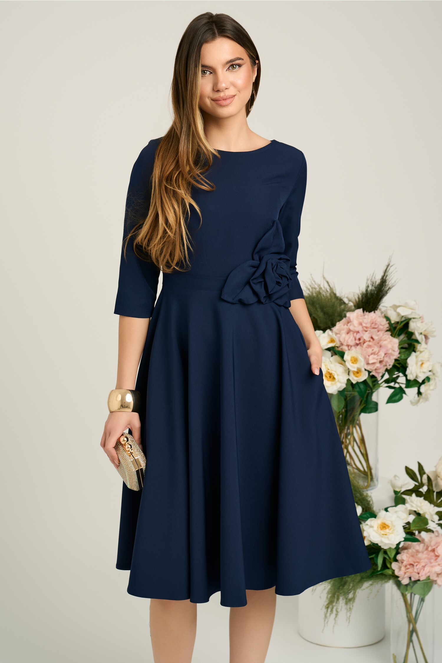 Rochie office din stofa bleumarin cu aplicatie florala in talie