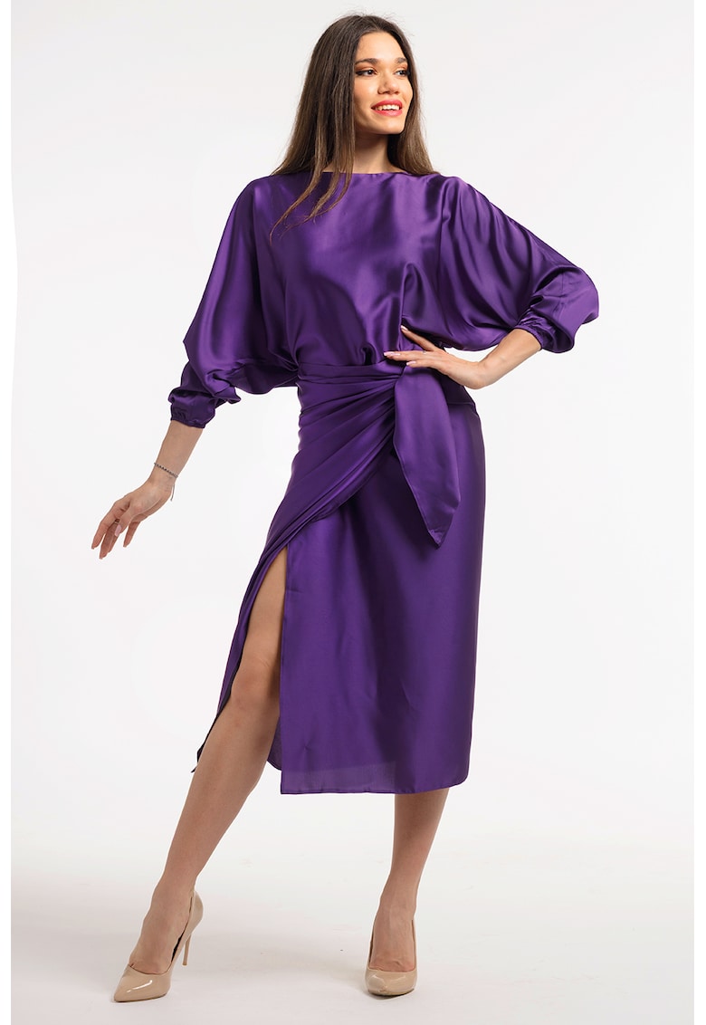 Rochie petrecuta cu slit frontal