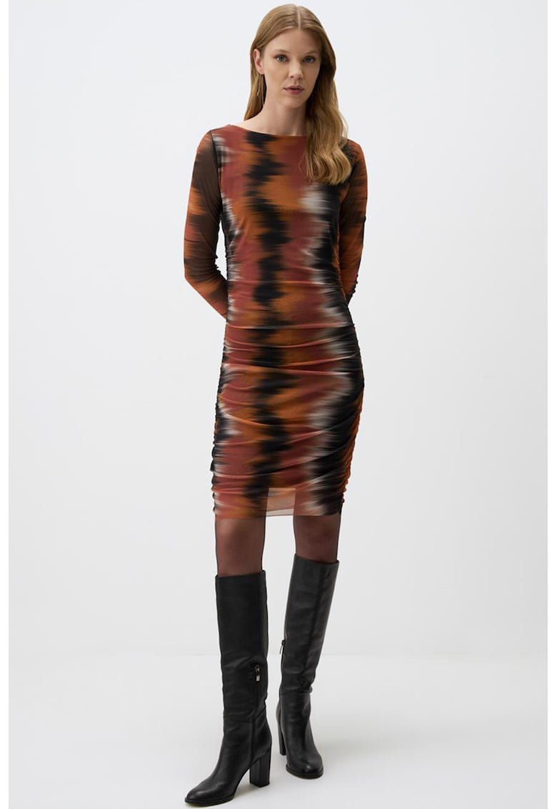 Rochie scurta cambrata cu decolteu rotund
