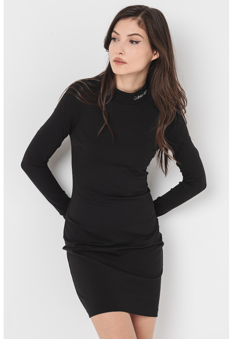Rochie scurta cu guler scurt