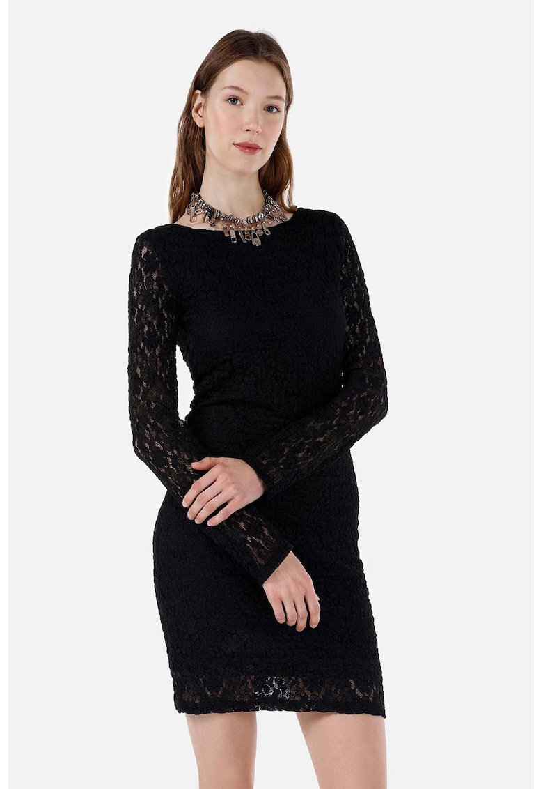 Rochie scurta din dantela cu decupaj pe partea din spate