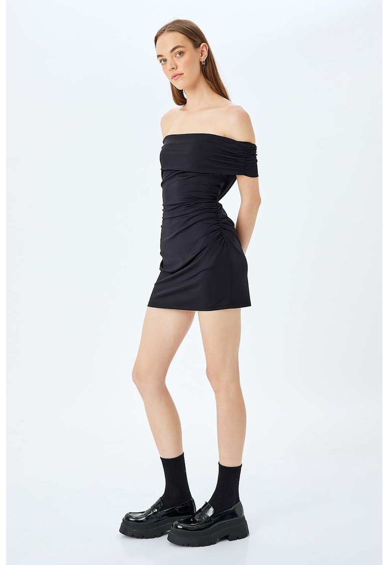 Rochie slim fit cu decolteu pe umeri