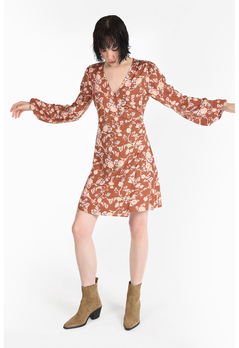 Rochie slim fit cu model petrecut
