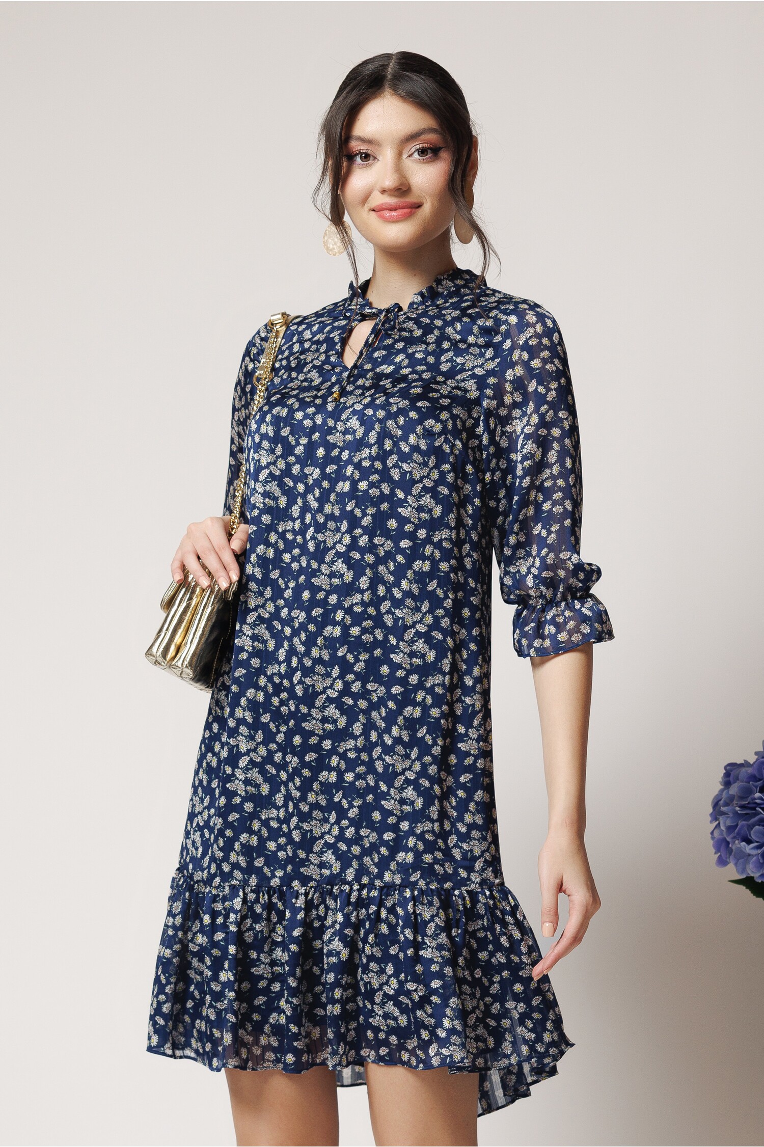 Rochie vaporoasa din voal bleumarin cu floricele albe