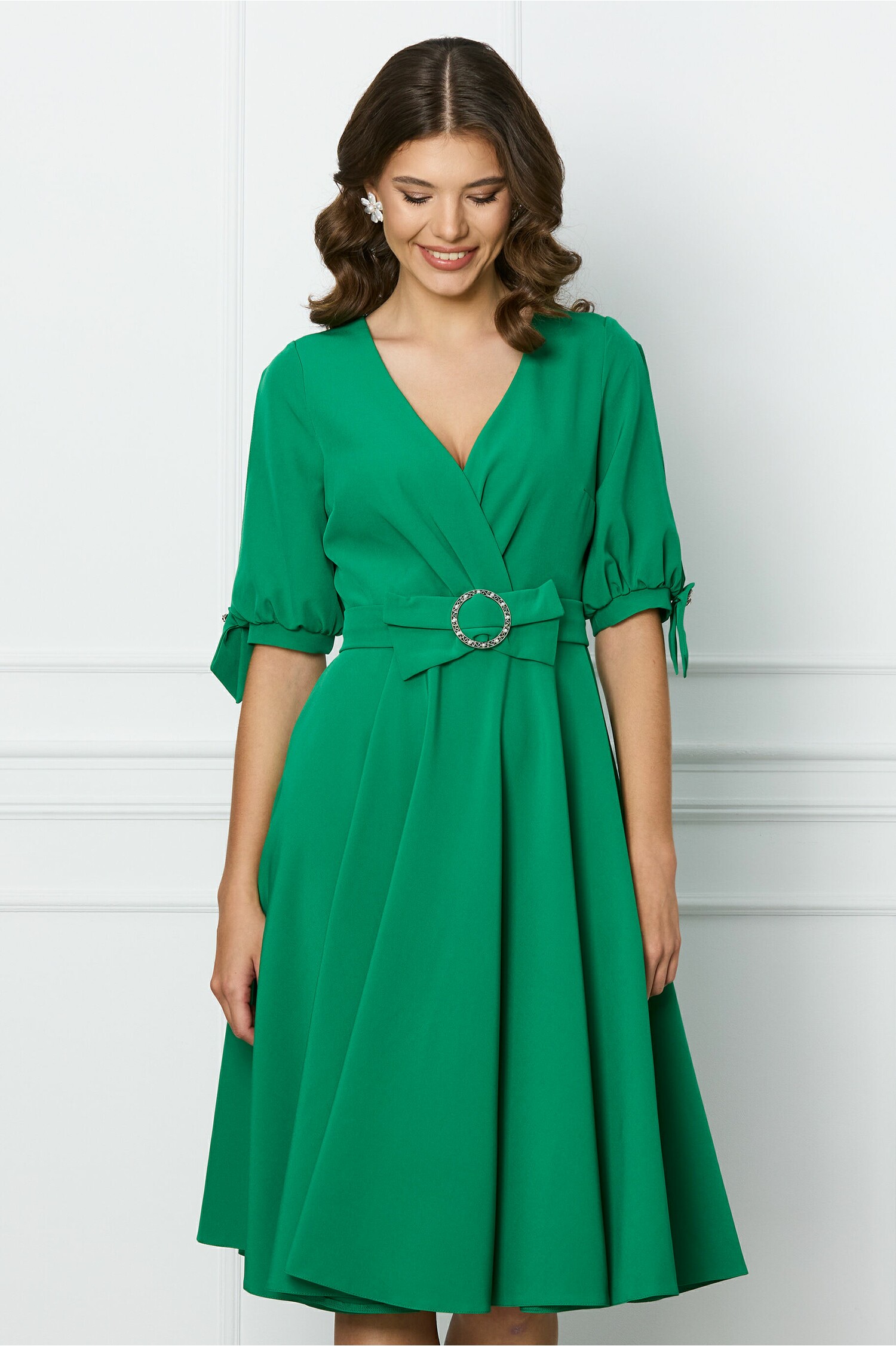 Rochie verde clos cu catarama in talie