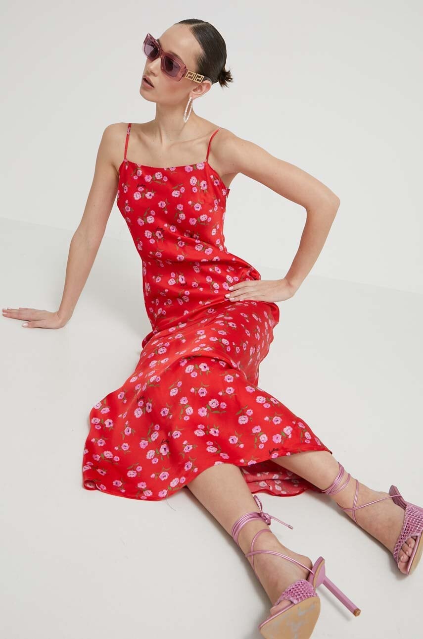 Rotate rochie culoarea rosu