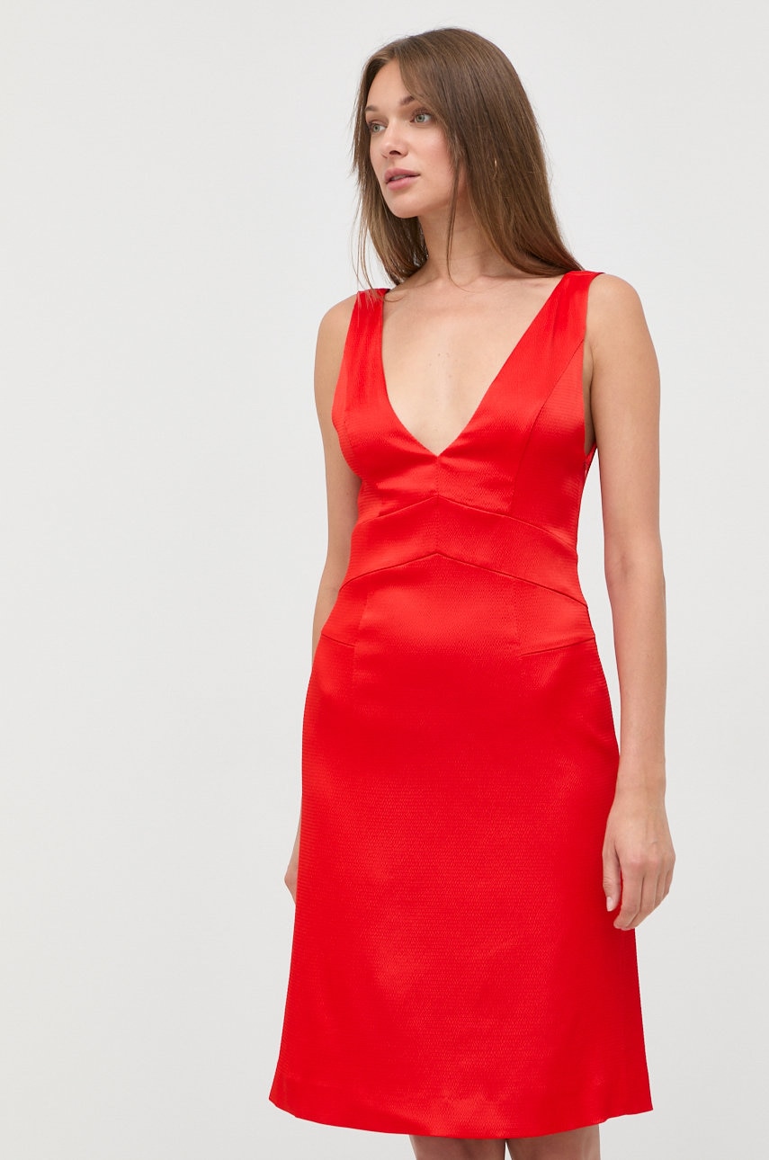 rochie culoarea rosu