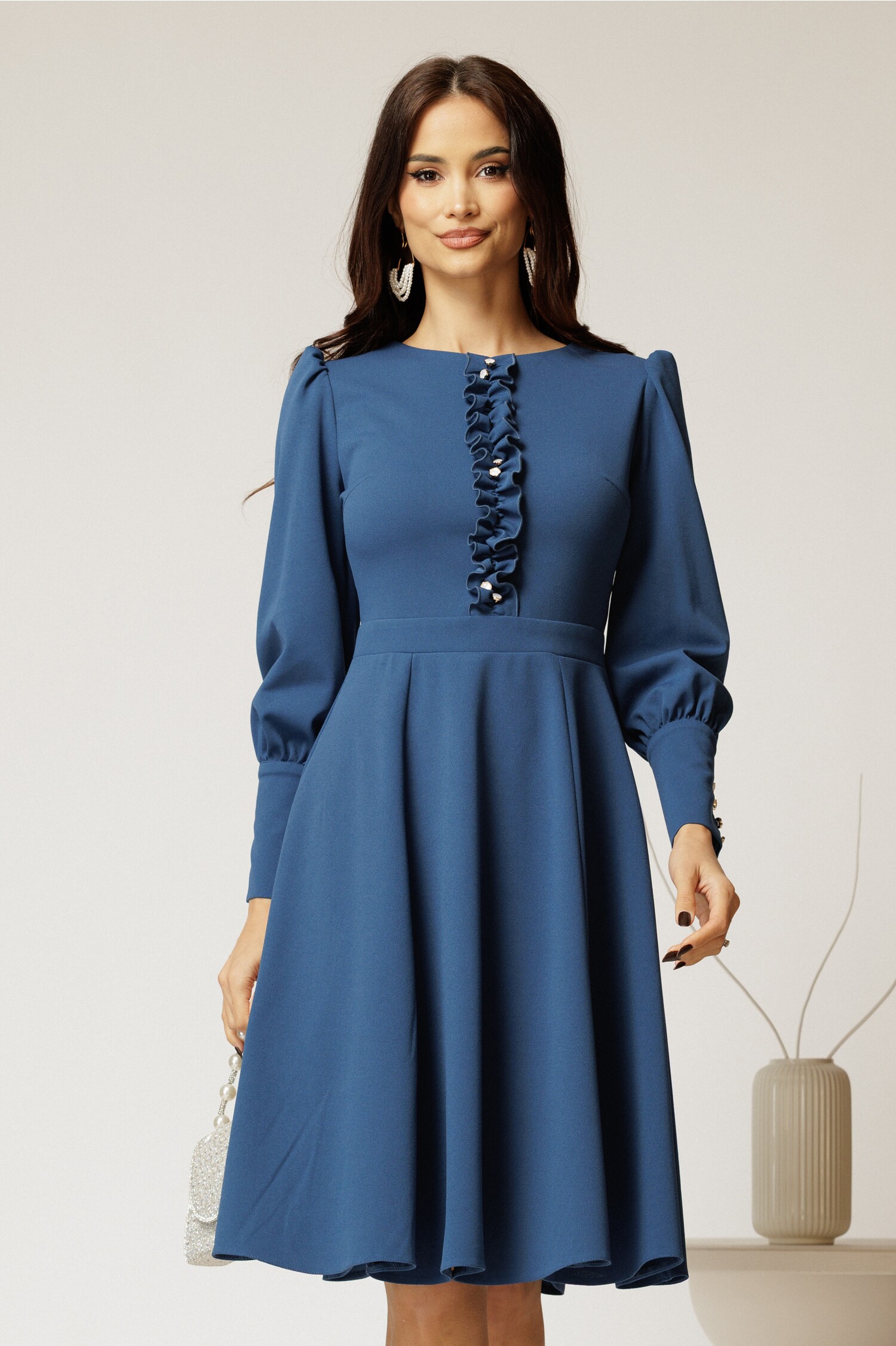 Rochie DY Fashion albastra eleganta cu volan incretit pe bust si nasturi bijuterie