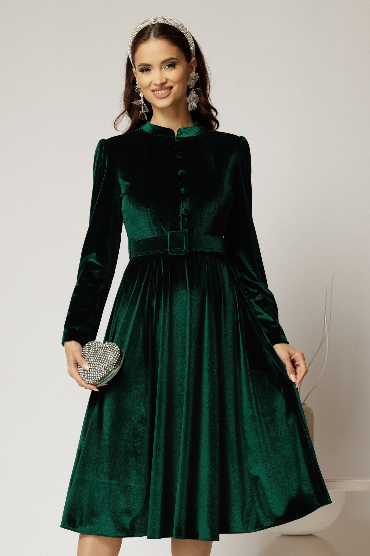 Rochie DY Fashion din catifea verde cu nasturi imbracati si curea in talie