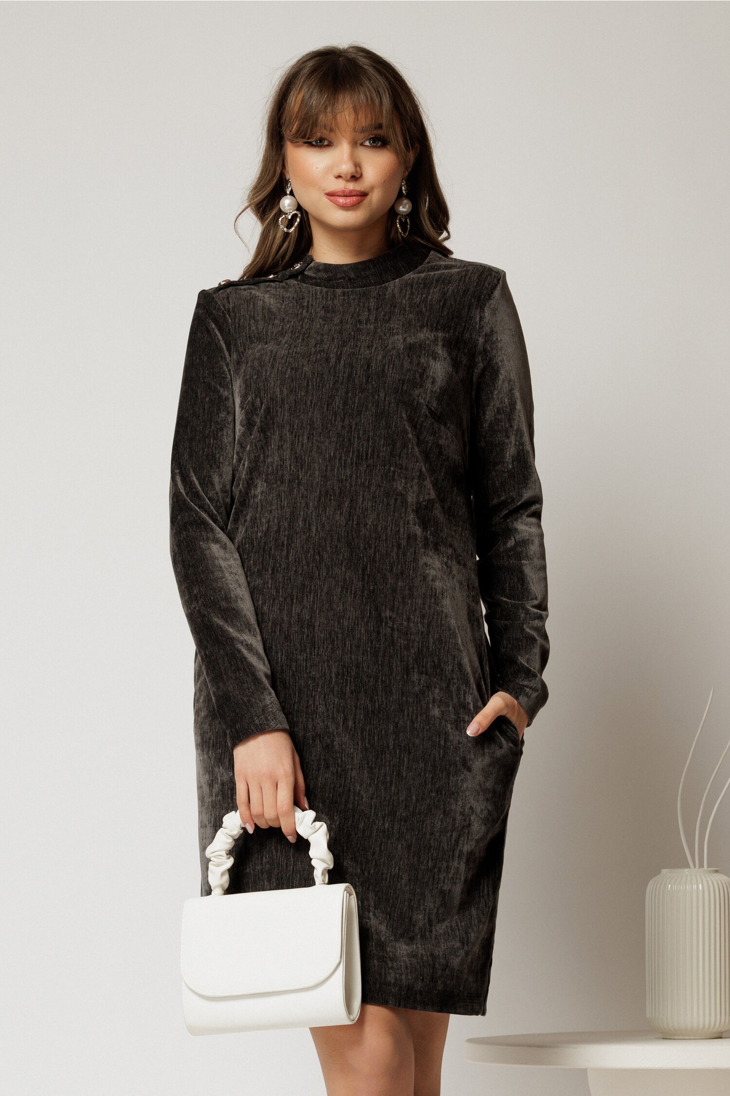 Rochie DY Fashion gri dreapta din catifea velurata