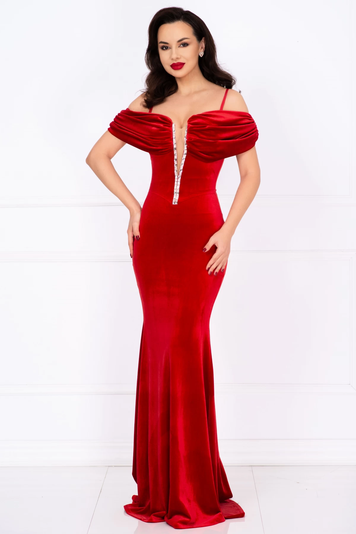 Rochie de seara rosie din catifea Leila cu fronseuri si strassuri