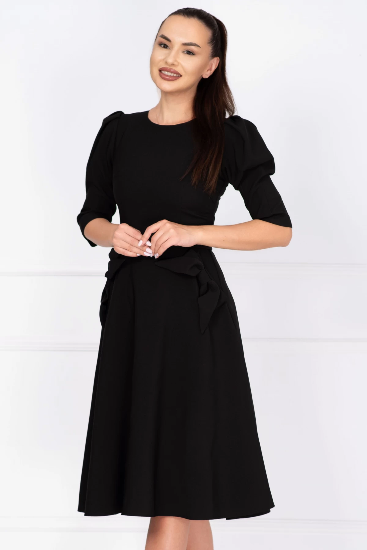 Rochie de zi in clos neagra Helene cu fundite decorative