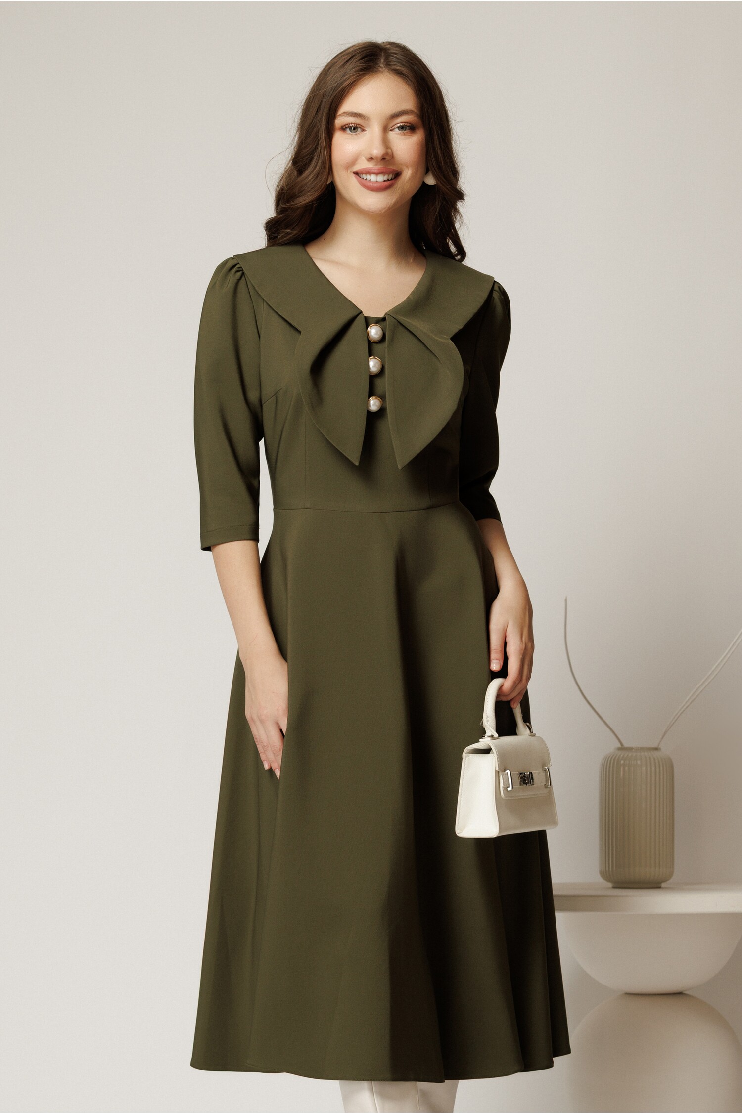 Rochie kaki clos de ocazie cu guler maxi si nasturi perluta