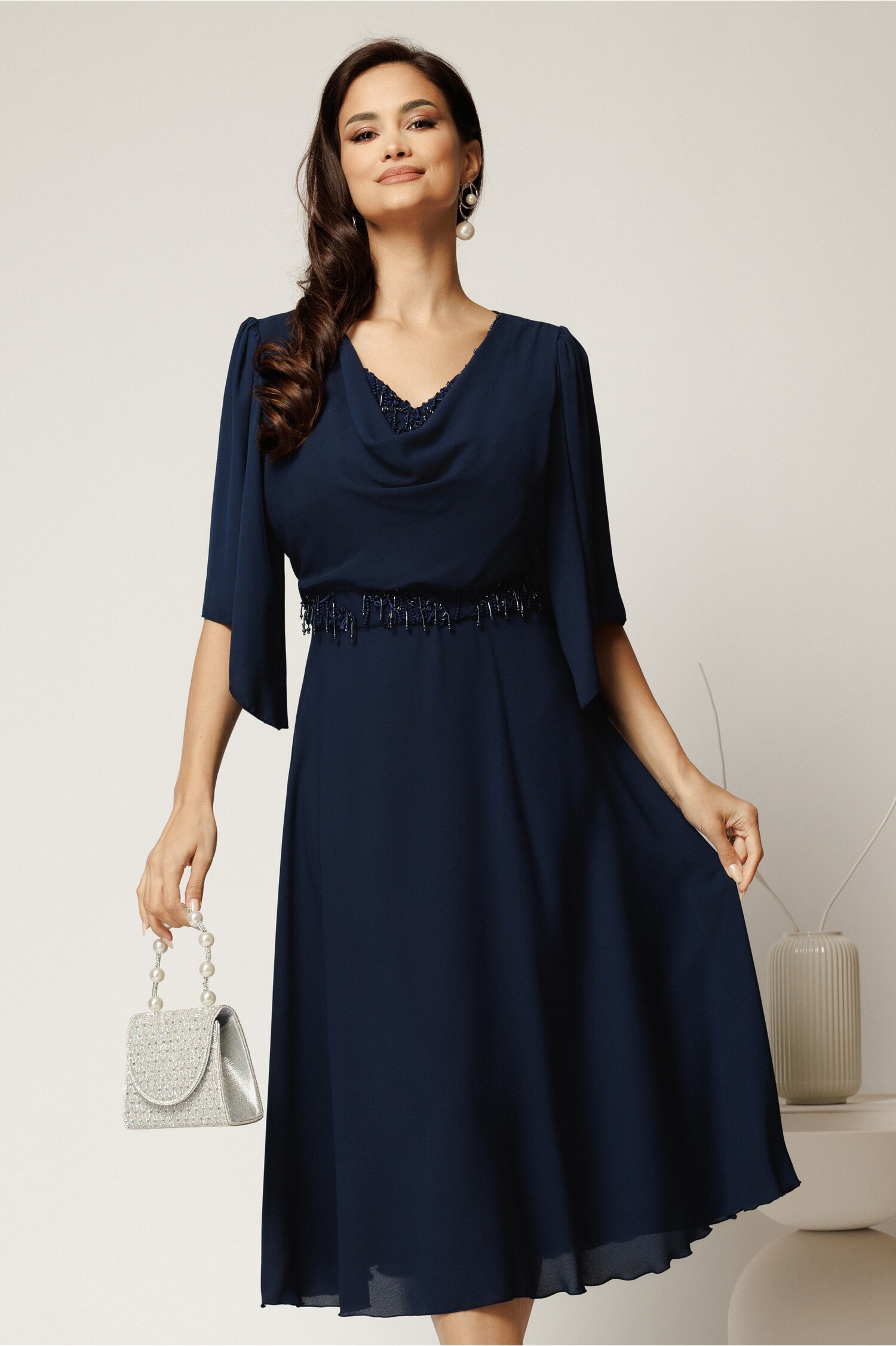 Rochie midi bleumarin din voal cu broderie si paiete la decolteu si in talie