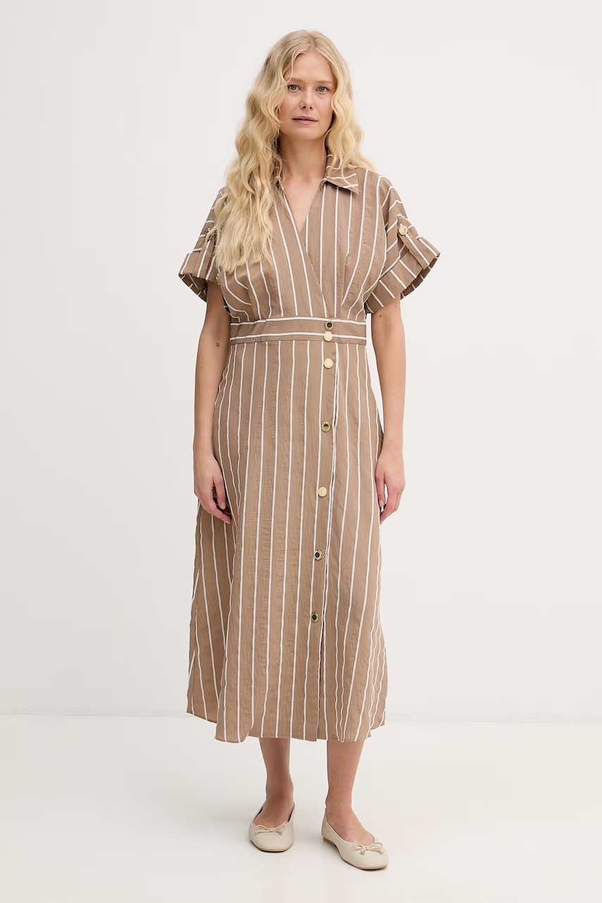 Lola Casademunt rochie