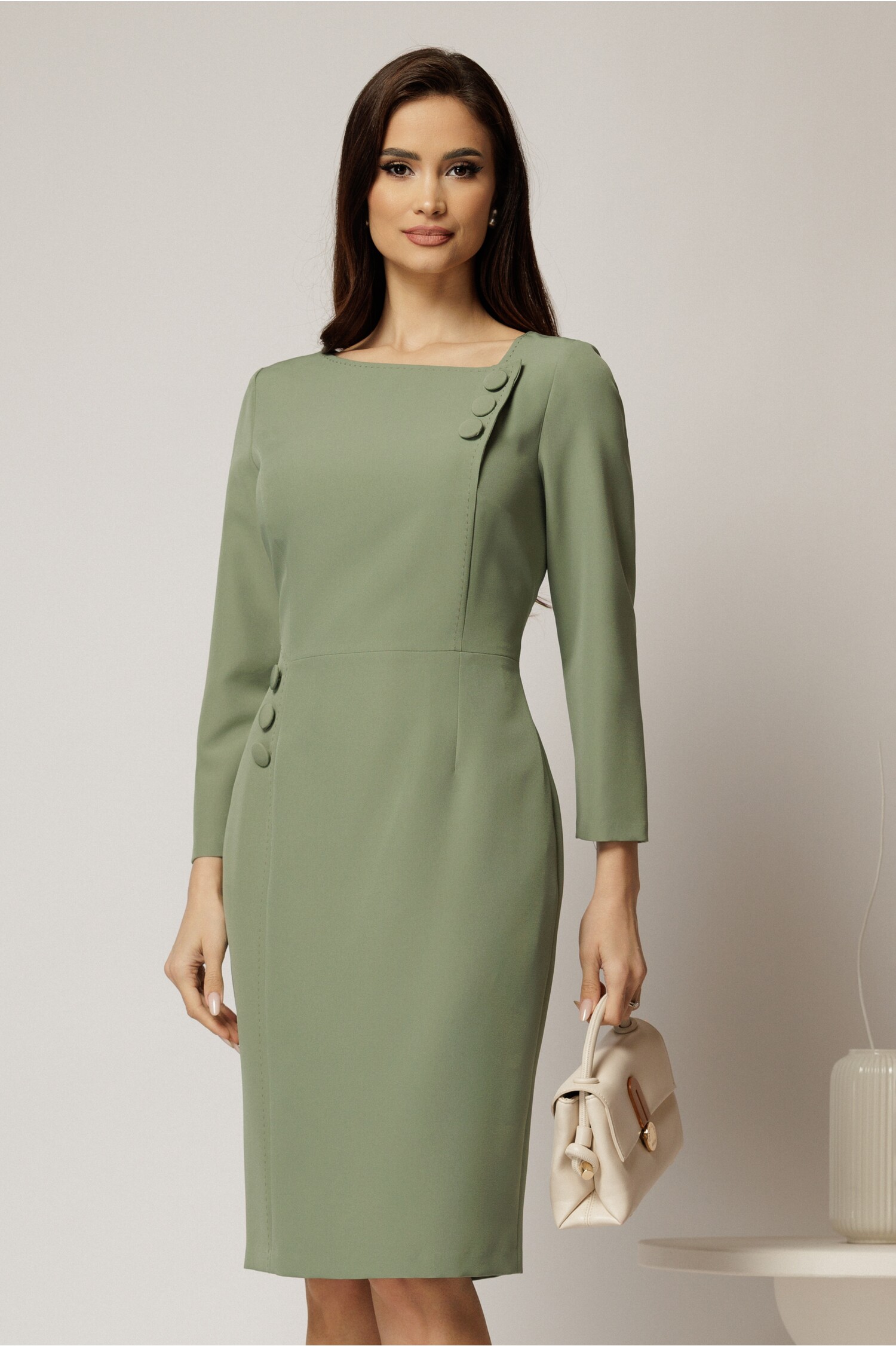 Rochie midi verde fistic cu nasturi decorativi