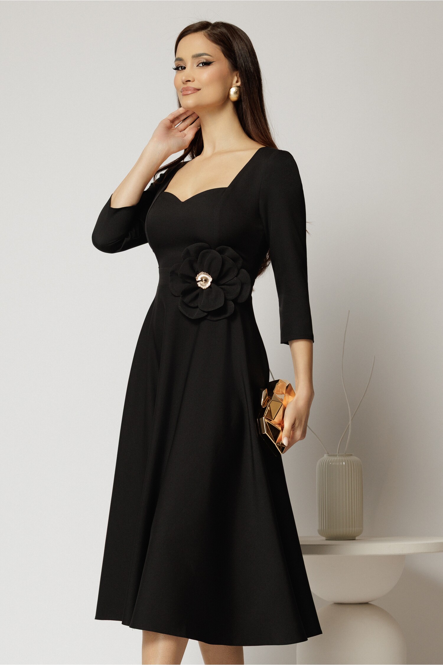 Rochie DY Fashion neagra de ocazie cu decolteu inima si detaliu pe talie