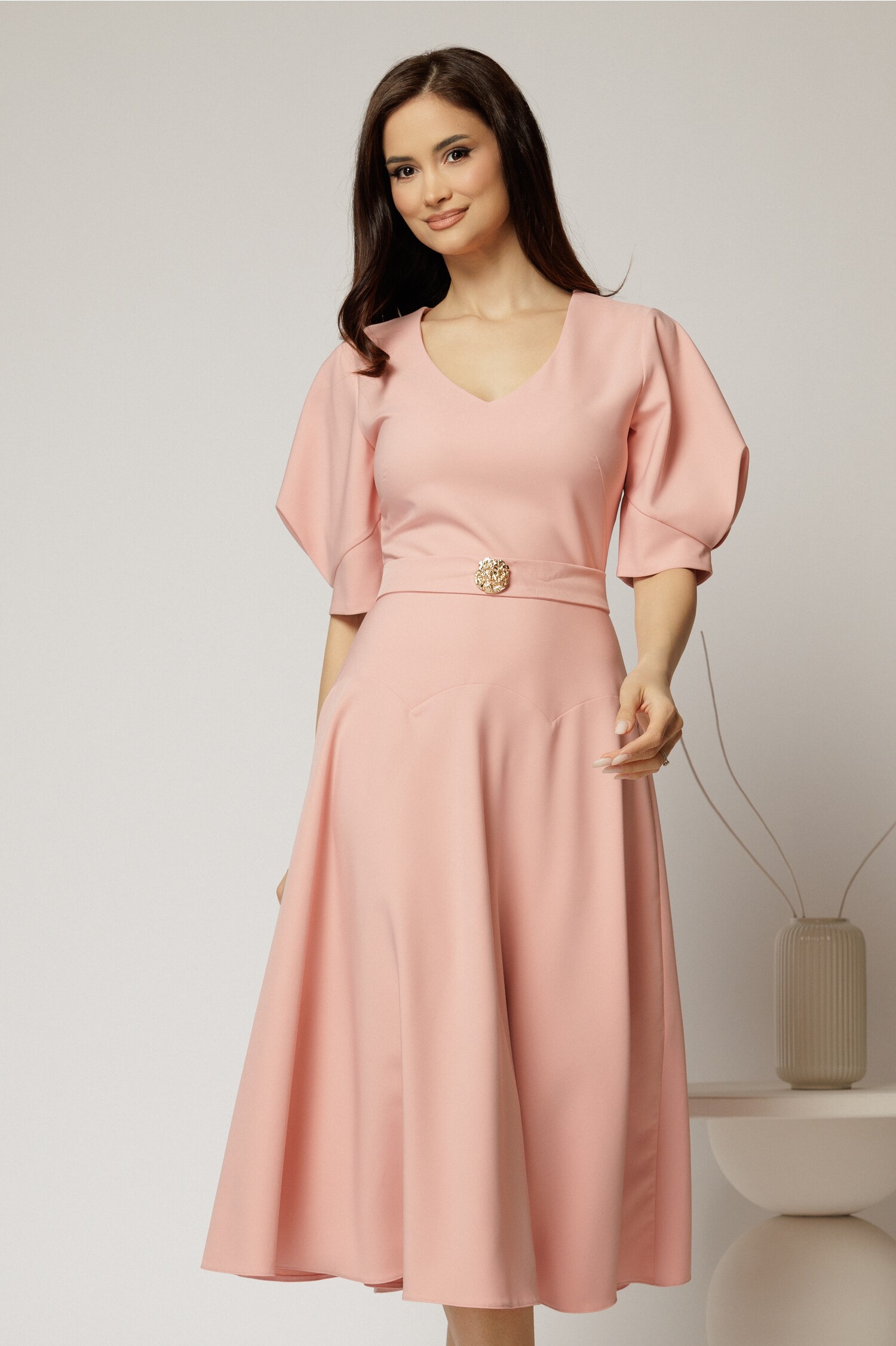 Rochie midi roz eleganta cu fusta clos