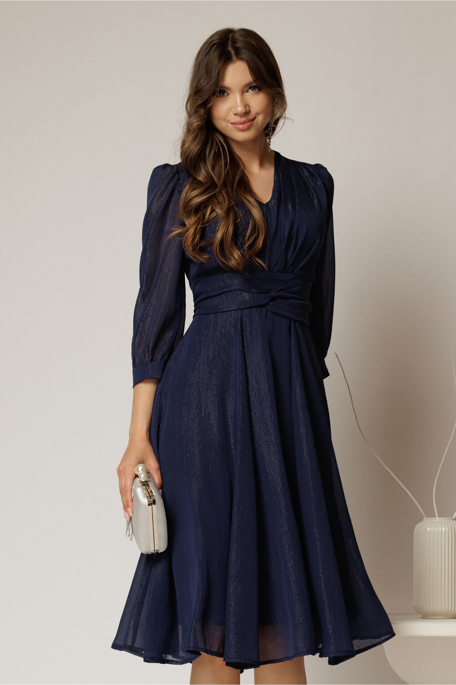 Rochie Gina midi bleumarin din voal cu fir lurex in clos