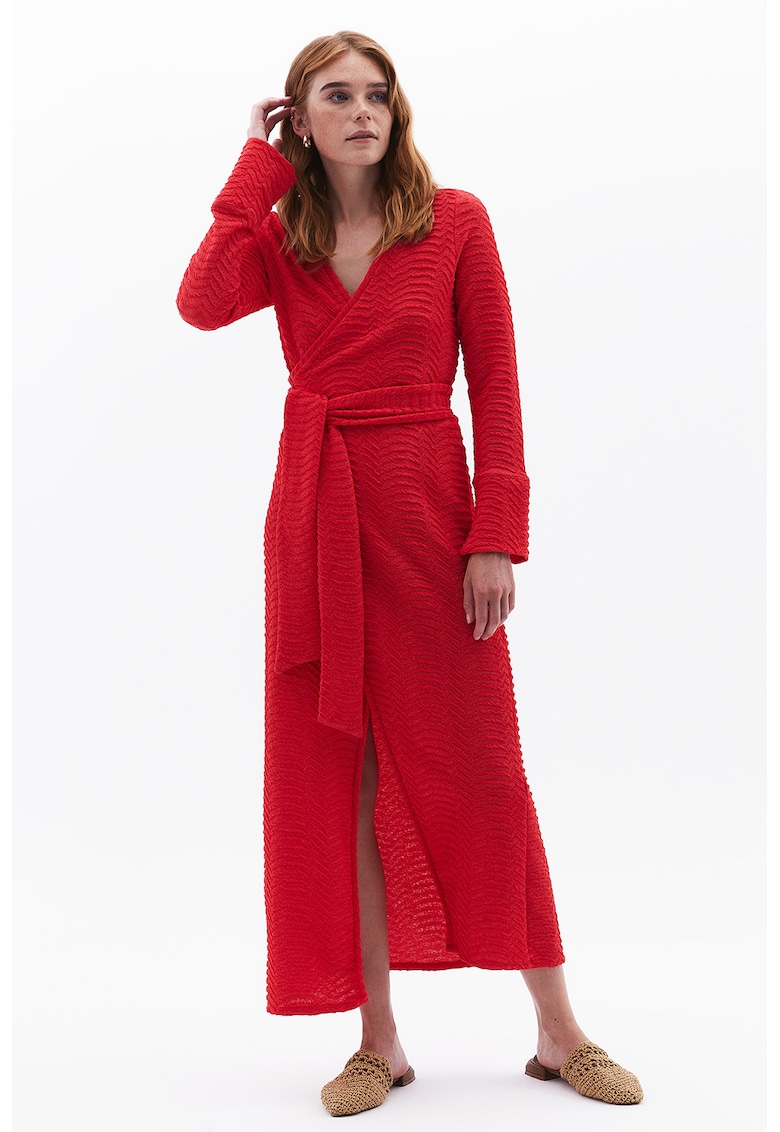 Rochie cu aspect texturat si model petrecut - Rosu